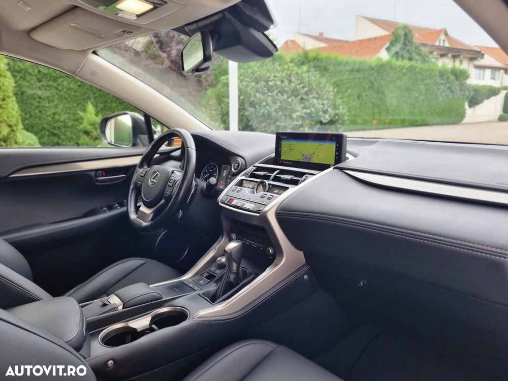 Lexus Seria NX 300h E-FOUR Luxury Line - 17