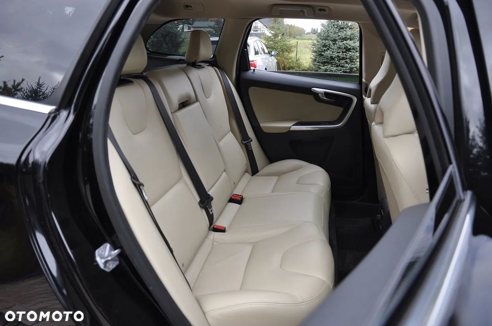 Volvo XC 60 D4 AWD Summum - 27