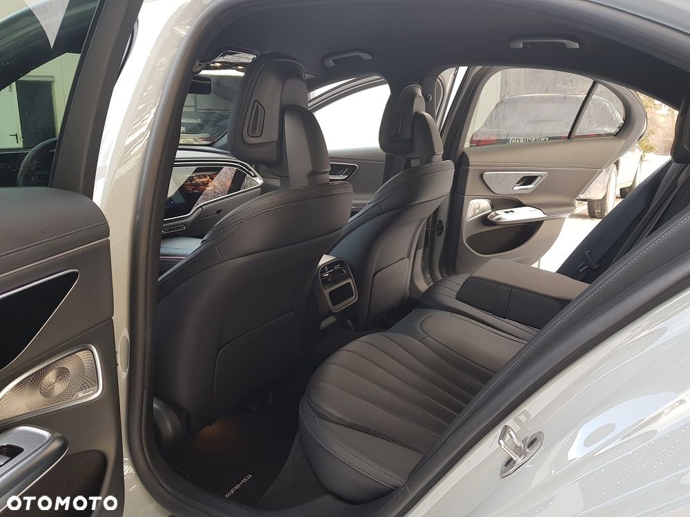 Mercedes-Benz Klasa E 300 de PHEV 4-Matic AMG 9G-Tronic - 9