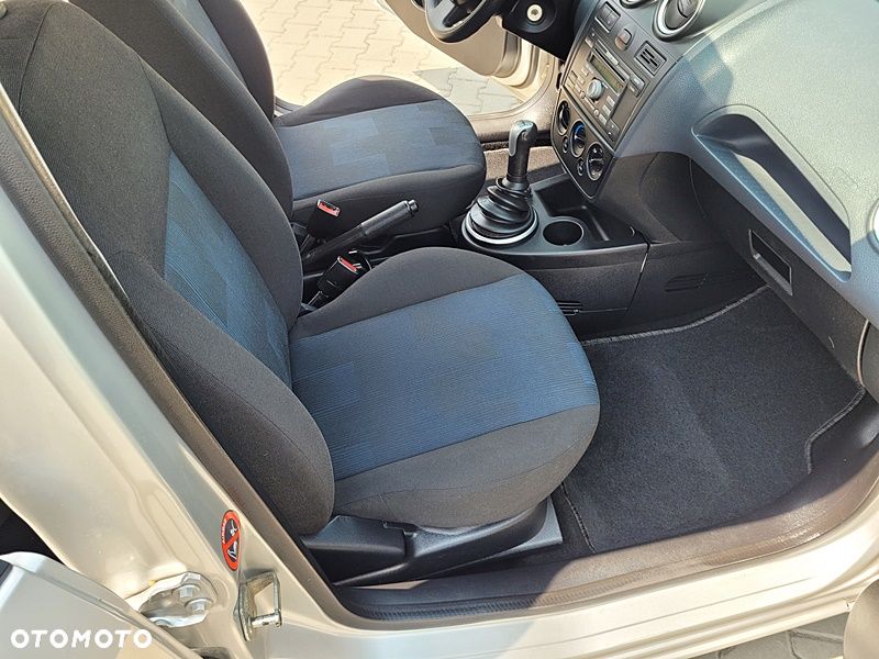 Ford Fiesta - 27