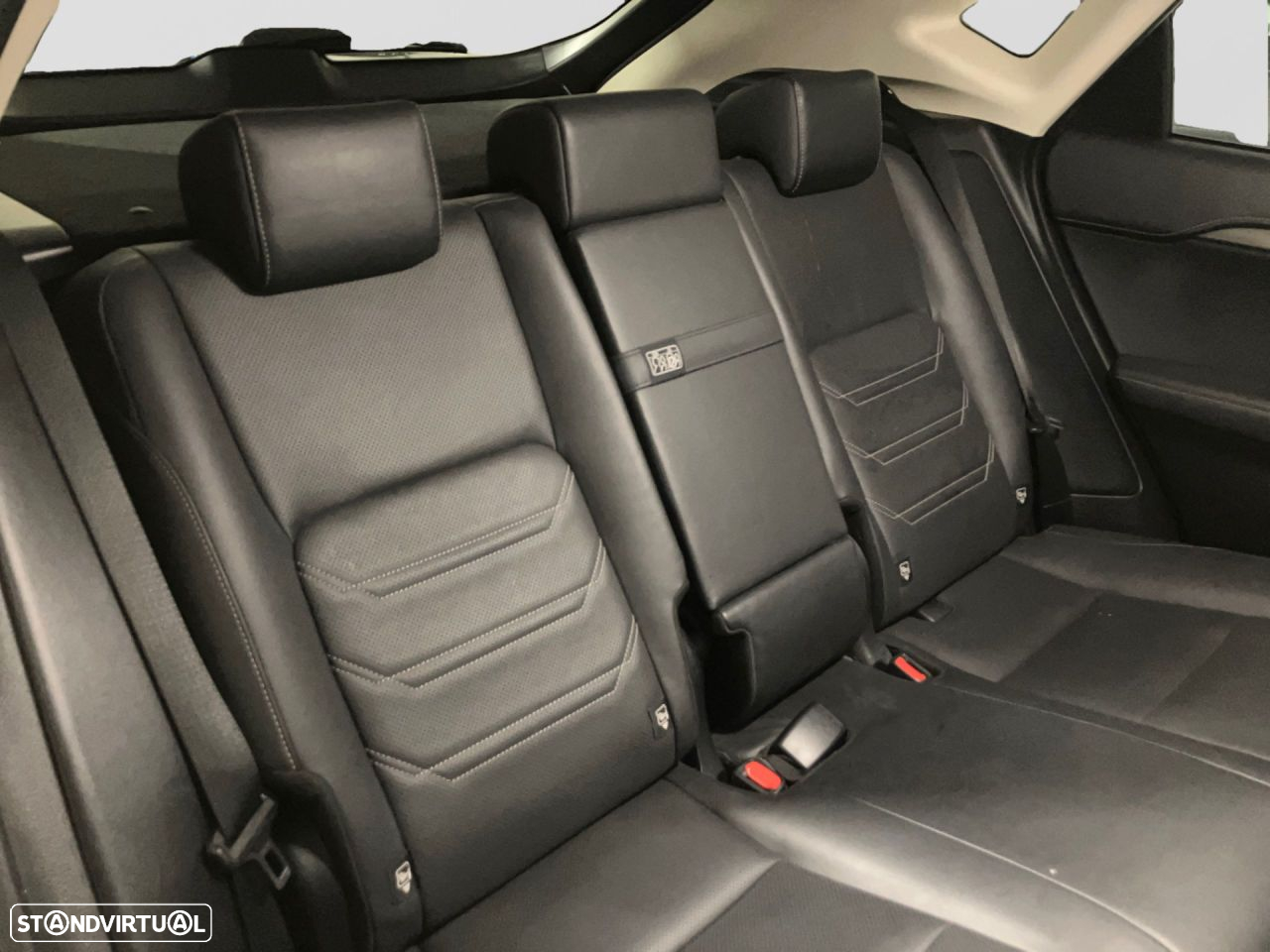 Lexus NX 300h Executive+ - 14