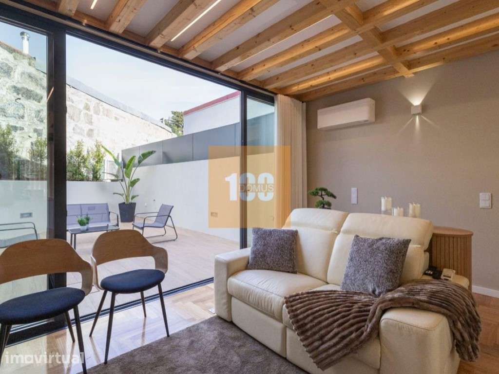 Moradia V2 com terraço e garagem - Grande imagem: 2/17