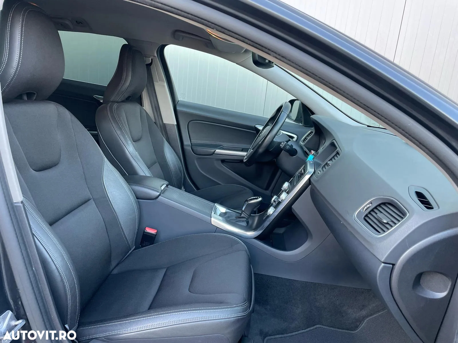 Volvo V60 D3 Geartronic Momentum Pro - 18