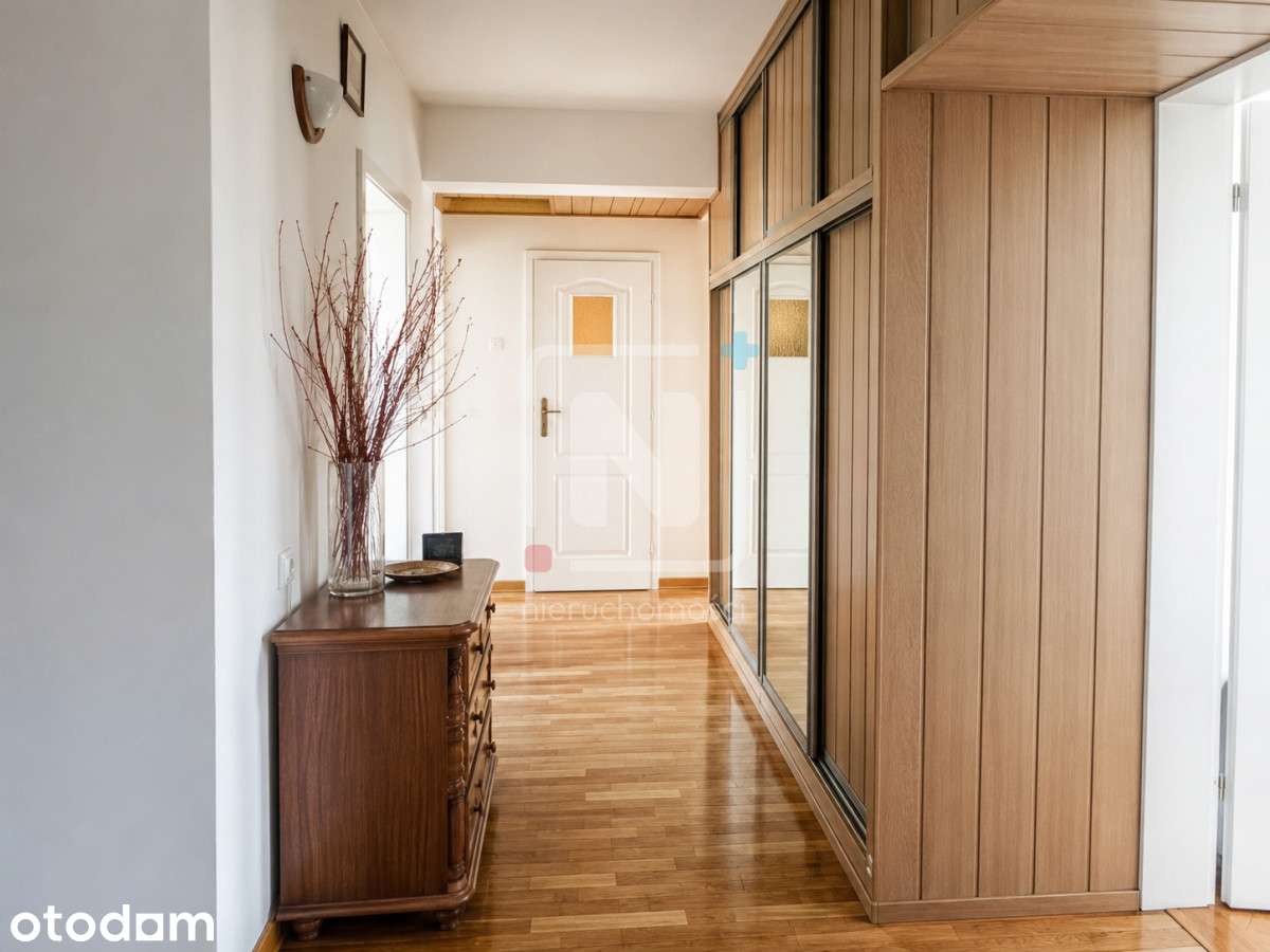 Dwustronne | Włochy | Parking | Balkon