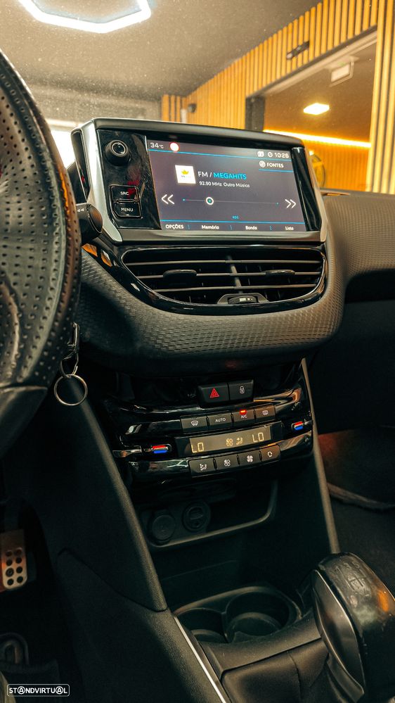 Peugeot 208 1.2 PureTech GT Line — fotografia 10
