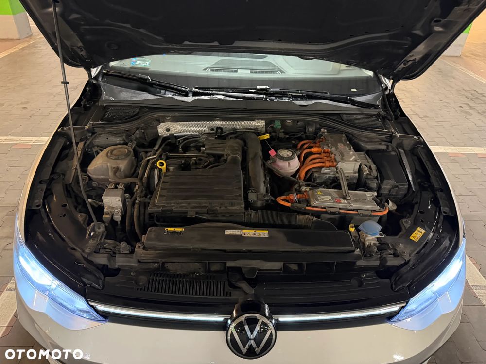Volkswagen Golf - 24