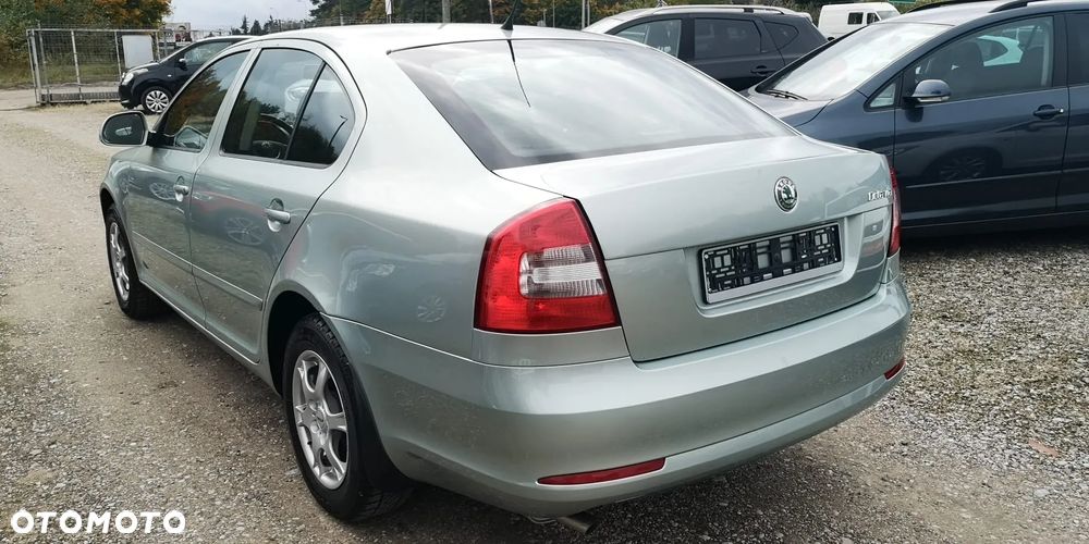 Skoda Octavia 1.6 Elegance - 9