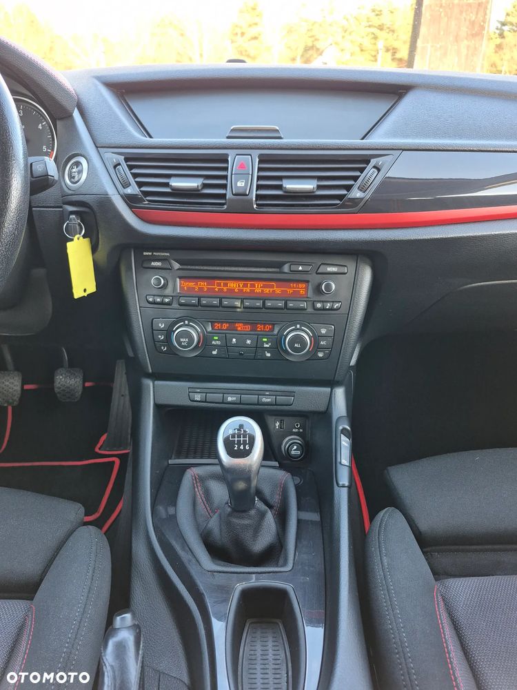 BMW X1 sDrive18d - 13