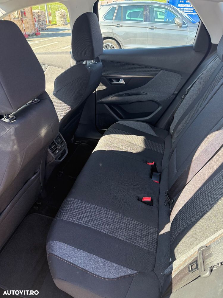 Peugeot 3008 1.2 PureTech 130 EAT8 Allure Pack - 9