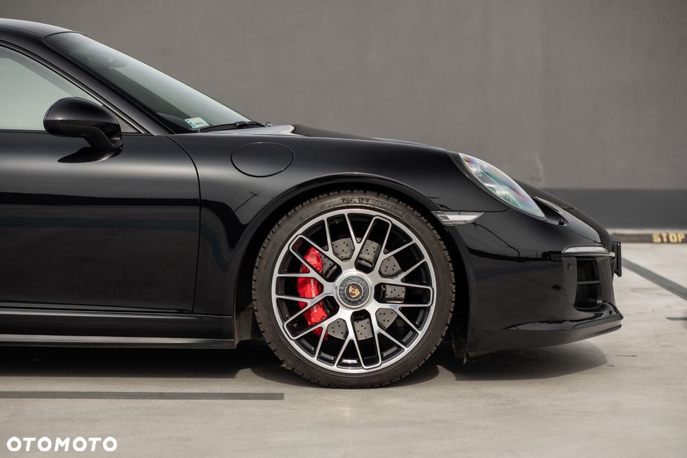 Porsche 911 Carrera GTS PDK - 16