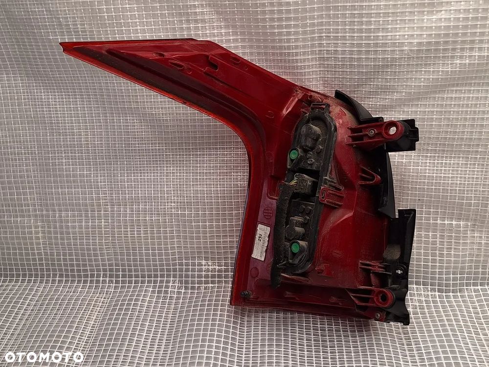 lampa tyl tylna prawa peugeot 5008 I 2009- europa orginal demontaz - 4