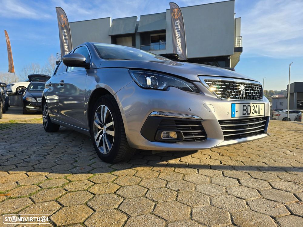 Peugeot 308 1.2 PureTech Allure EAT8 - 8