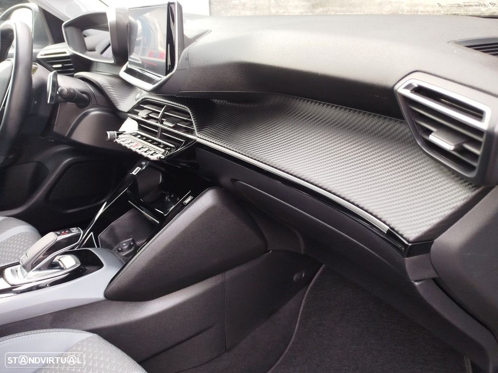Peugeot 2008 1.2 PureTech Allure EAT8 - 20