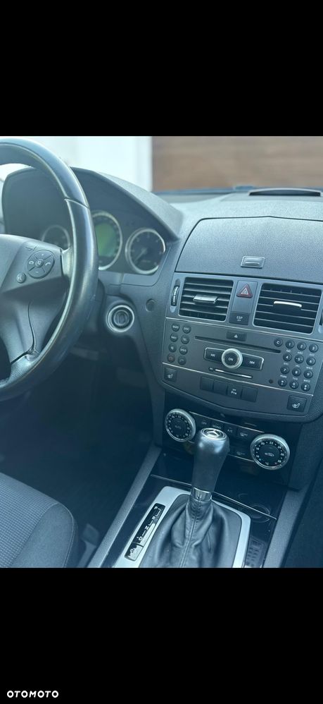 Mercedes-Benz Klasa C 220 CDI DPF Automatik BlueEFFICIENCY Avantgarde - 28