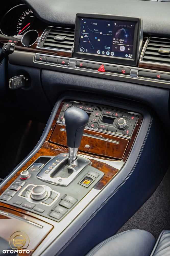 Audi A8 4.2 Quattro - 21