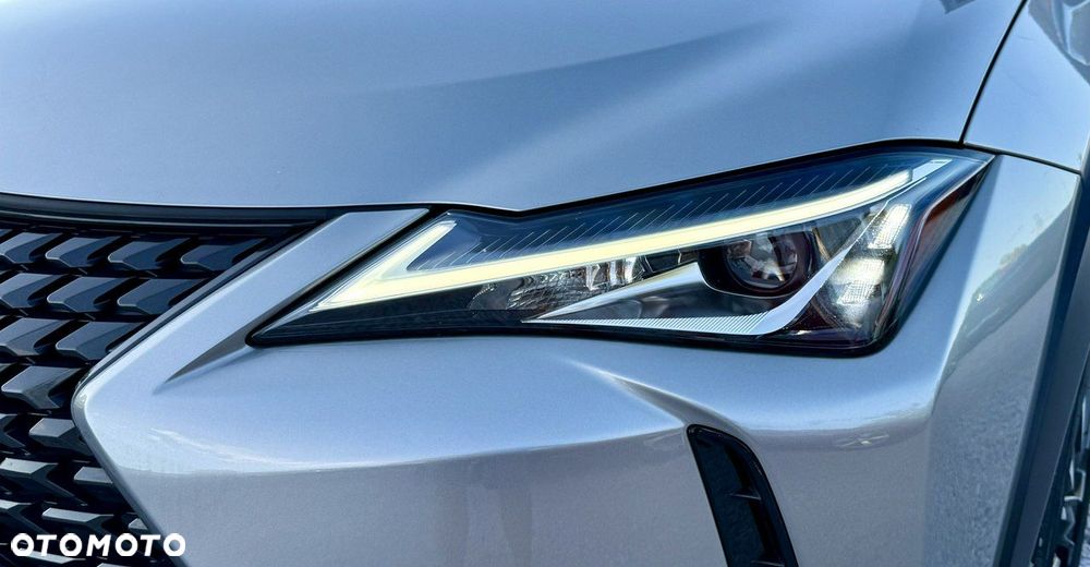 Lexus UX - 16