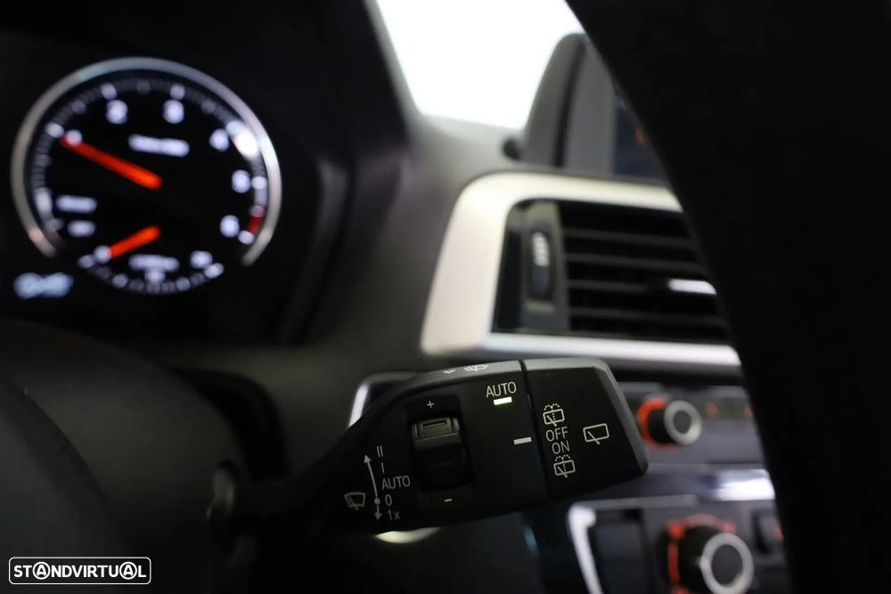 BMW 116 d EDynamics Advantage - 40