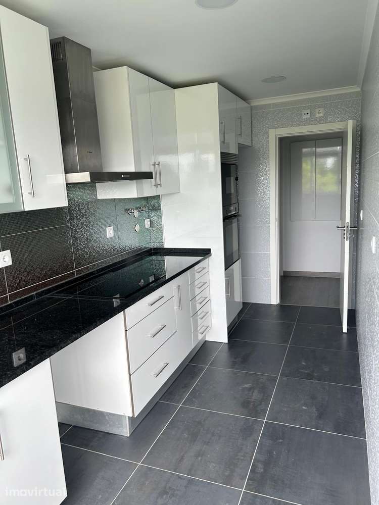 Excelente apartamento T2 remodelado centro de Oeiras - Grande imagem: 5/34