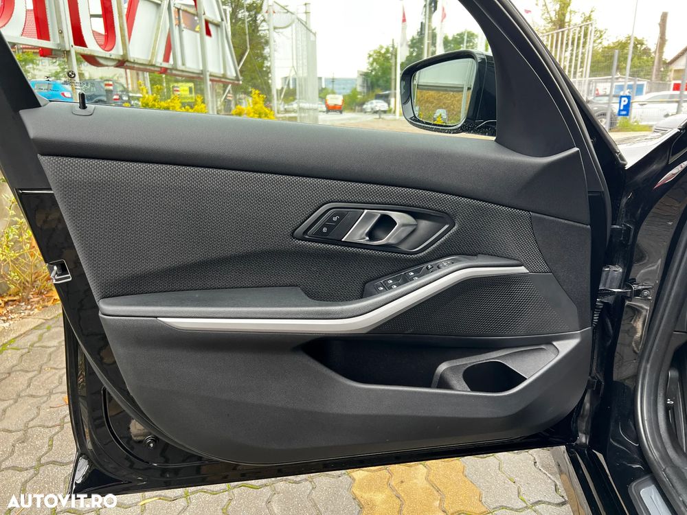BMW Seria 3 318i AT - 35