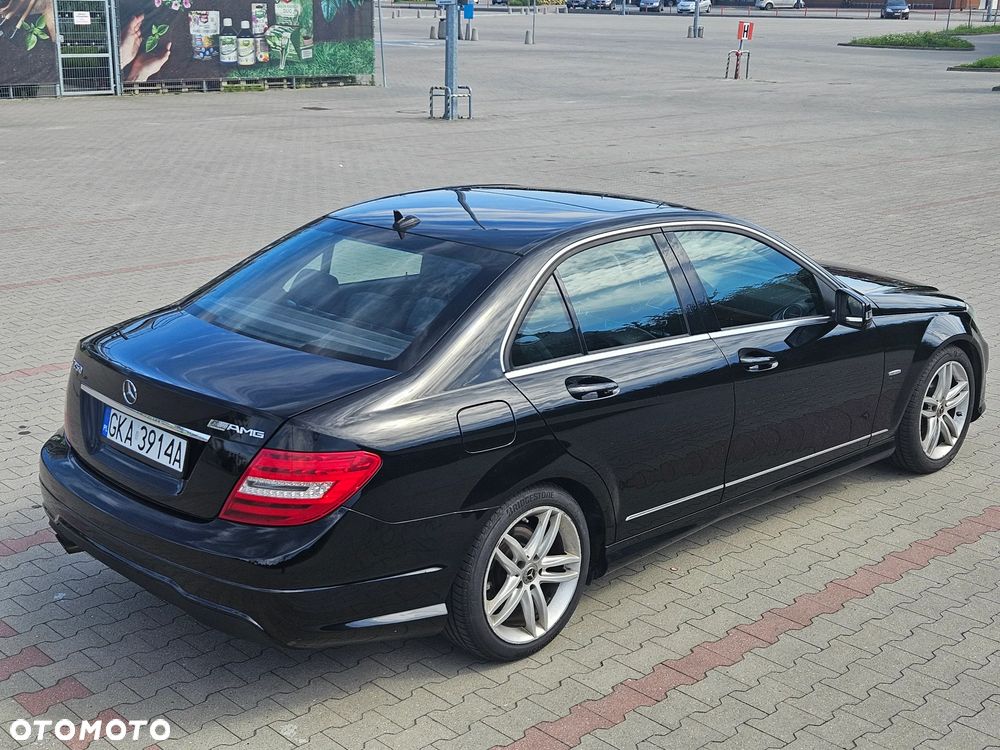 Mercedes-Benz Klasa C 250 CGI BlueEff Avantgarde - 12