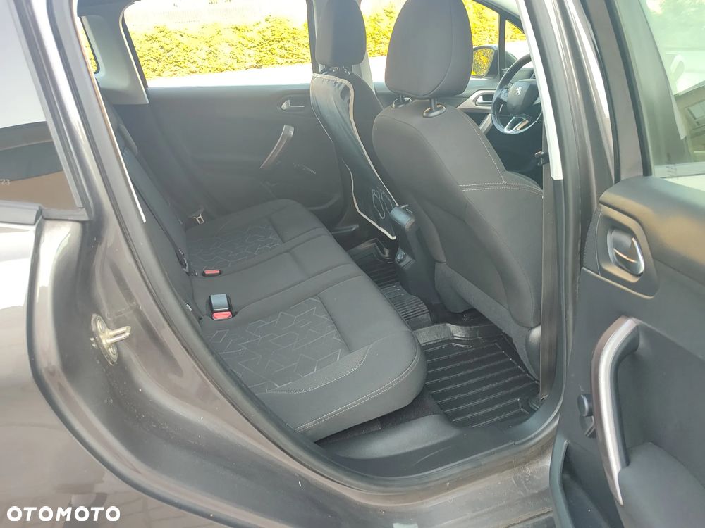 Peugeot 2008 PureTech 82 Allure - 32