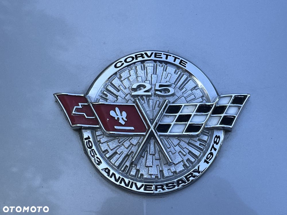 Chevrolet Corvette - 16