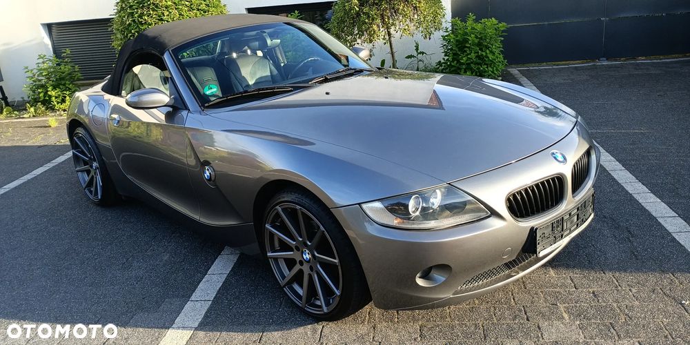BMW Z4 2.2i - 8