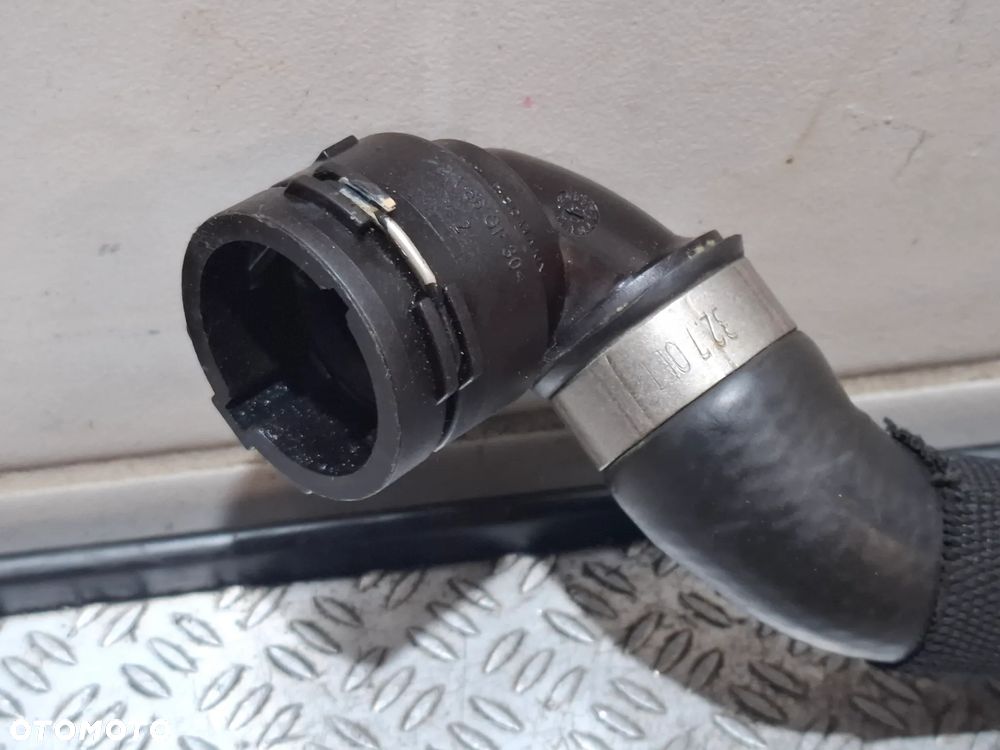 Wąż rurka przewód chłodnicy BMW E90 E91 2009 lift 2,0 D nr 928591 - 4