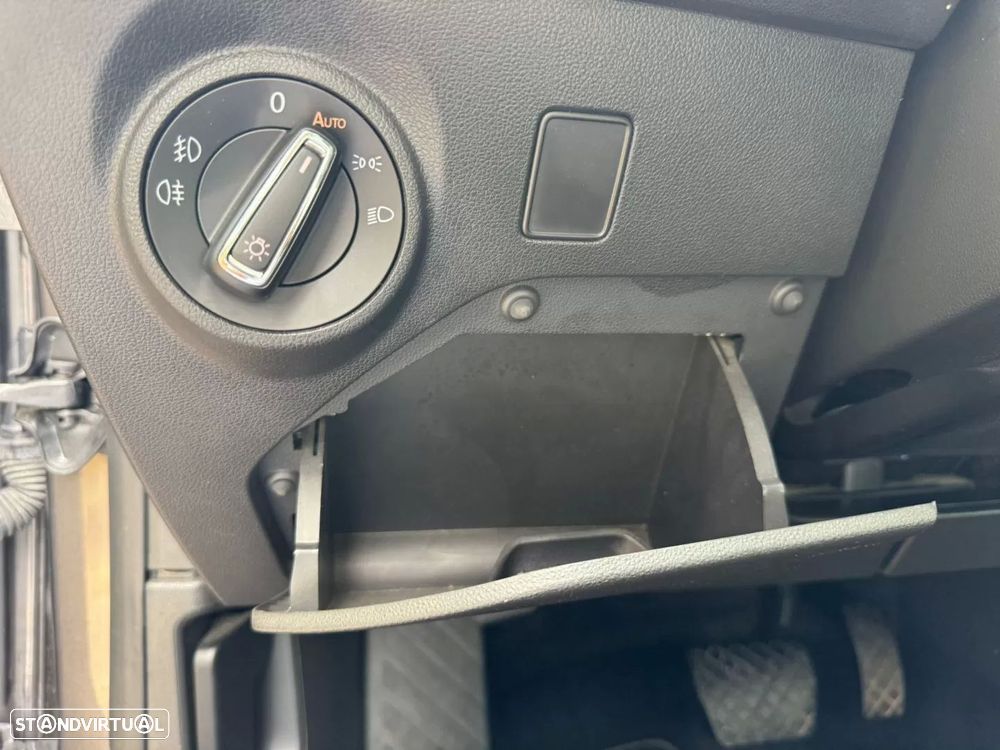 SEAT Leon ST 2.0 TDI DSG Style Edition - 29