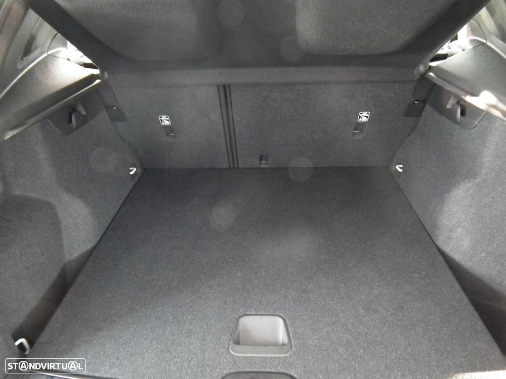 Volvo XC 40 2.0 D3 Momentum - 17