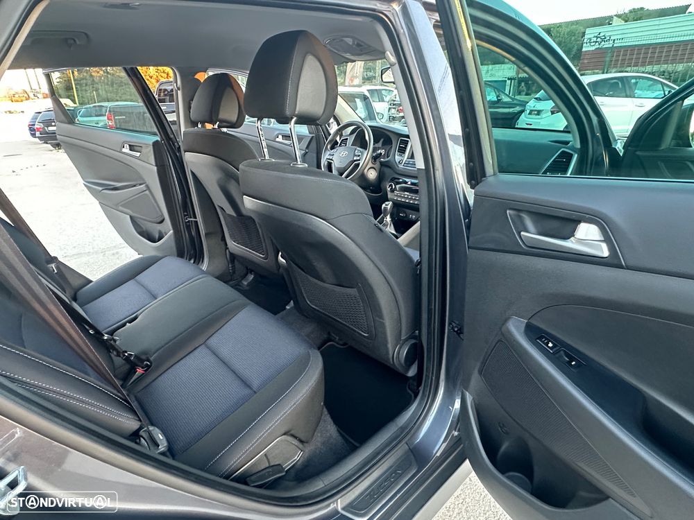 Hyundai Tucson 1.7 CRDi Executive - 31