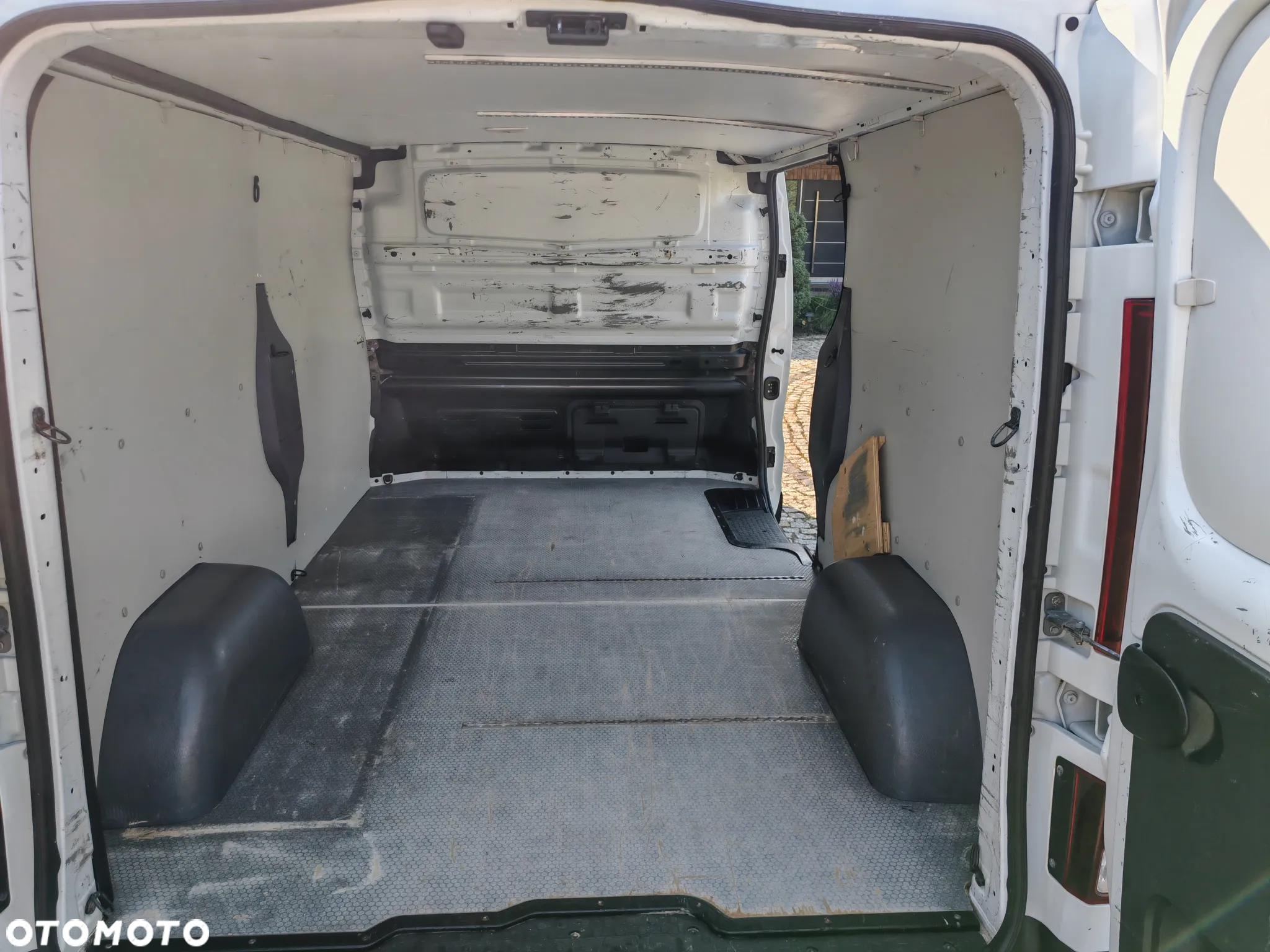 Renault TRAFIC - 29