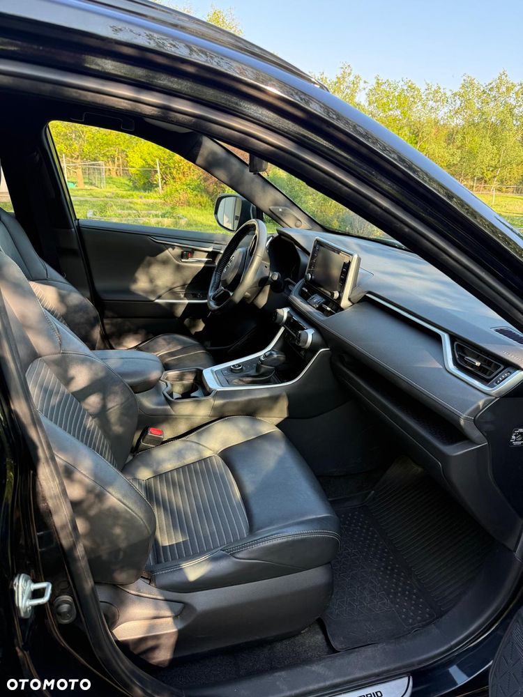 Toyota RAV4 2.5 Hybrid Black Edition by JBL 4x4 - 10
