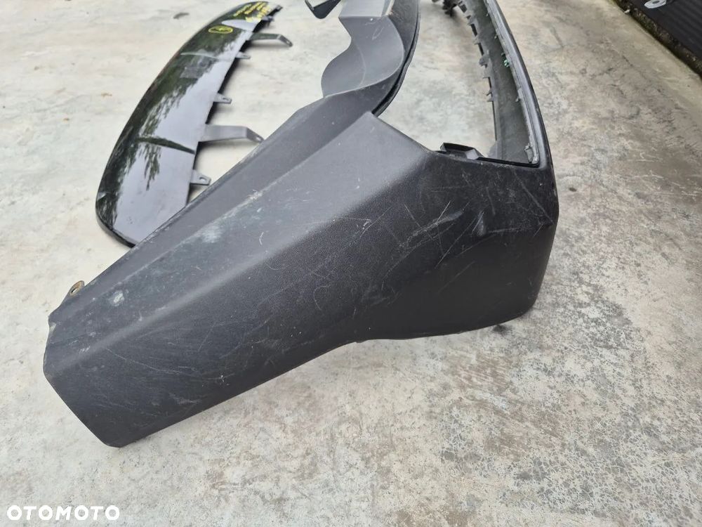 ZDERZAK TYŁ TOYOTA RAV 4 V - 18