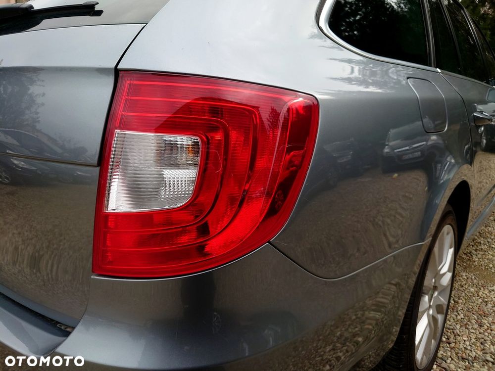Skoda Superb 2.0 TDI Elegance DSG - 27