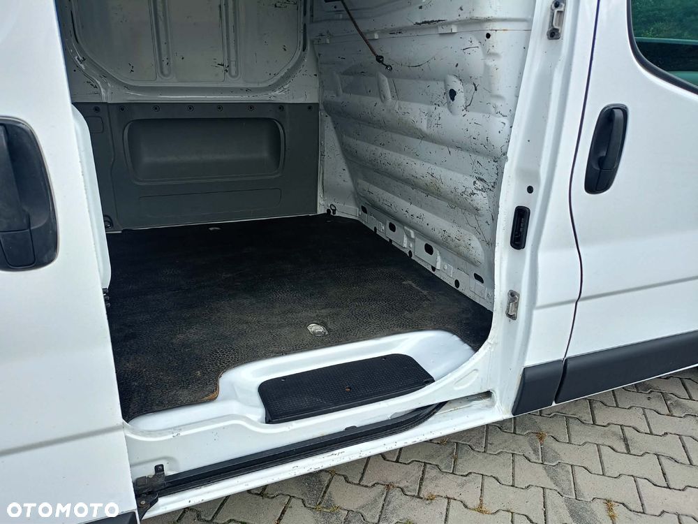 Renault Trafic - 25