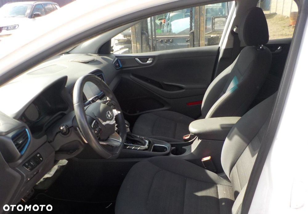 Hyundai IONIQ - 28