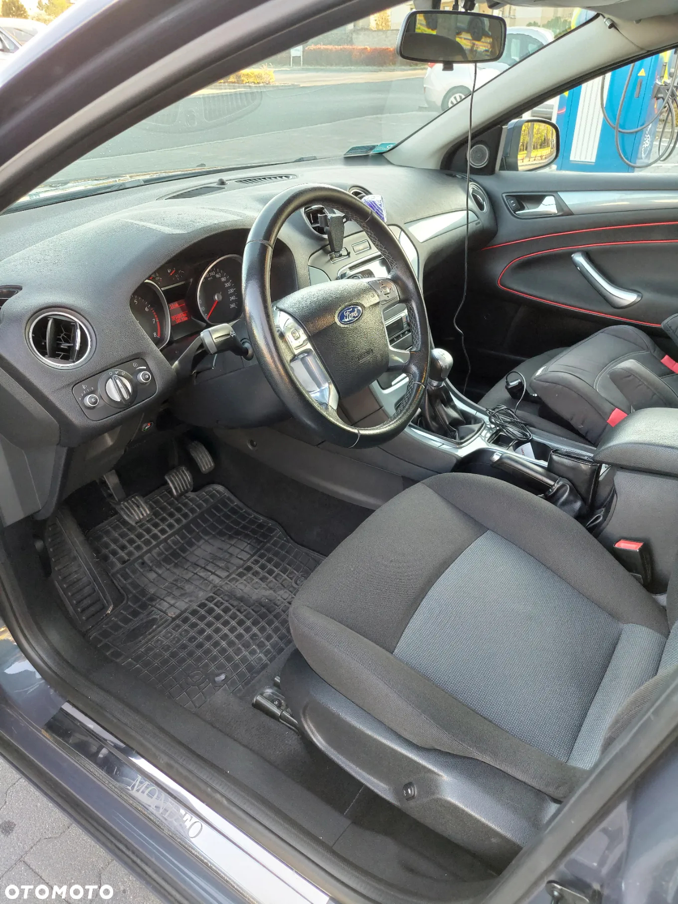 Ford Mondeo 2.0 Ambiente - 8