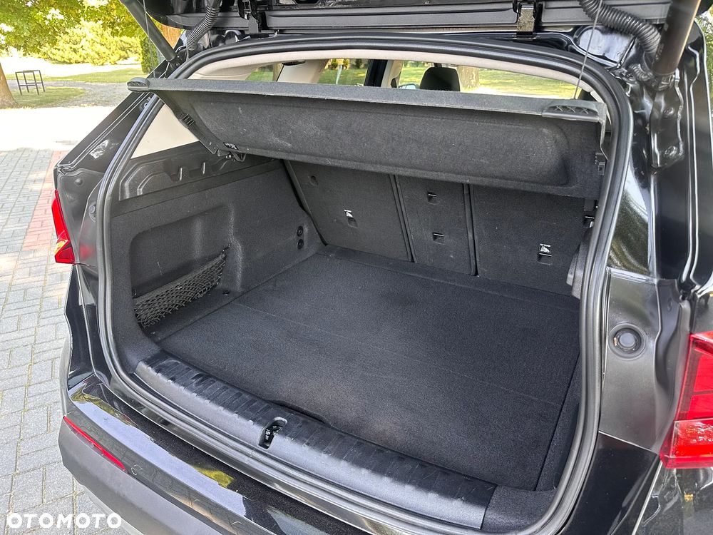 BMW X1 xDrive20d mHEV - 16