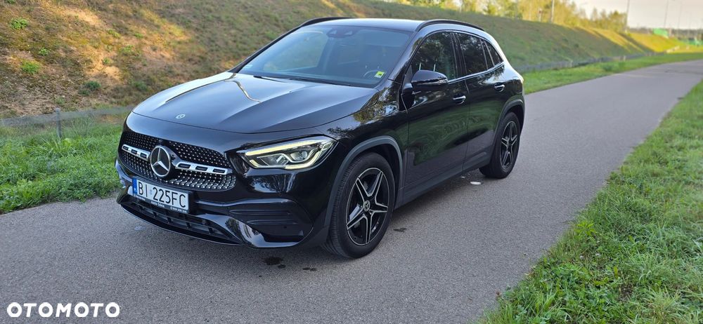 Mercedes-Benz GLA 180 AMG Line - 2