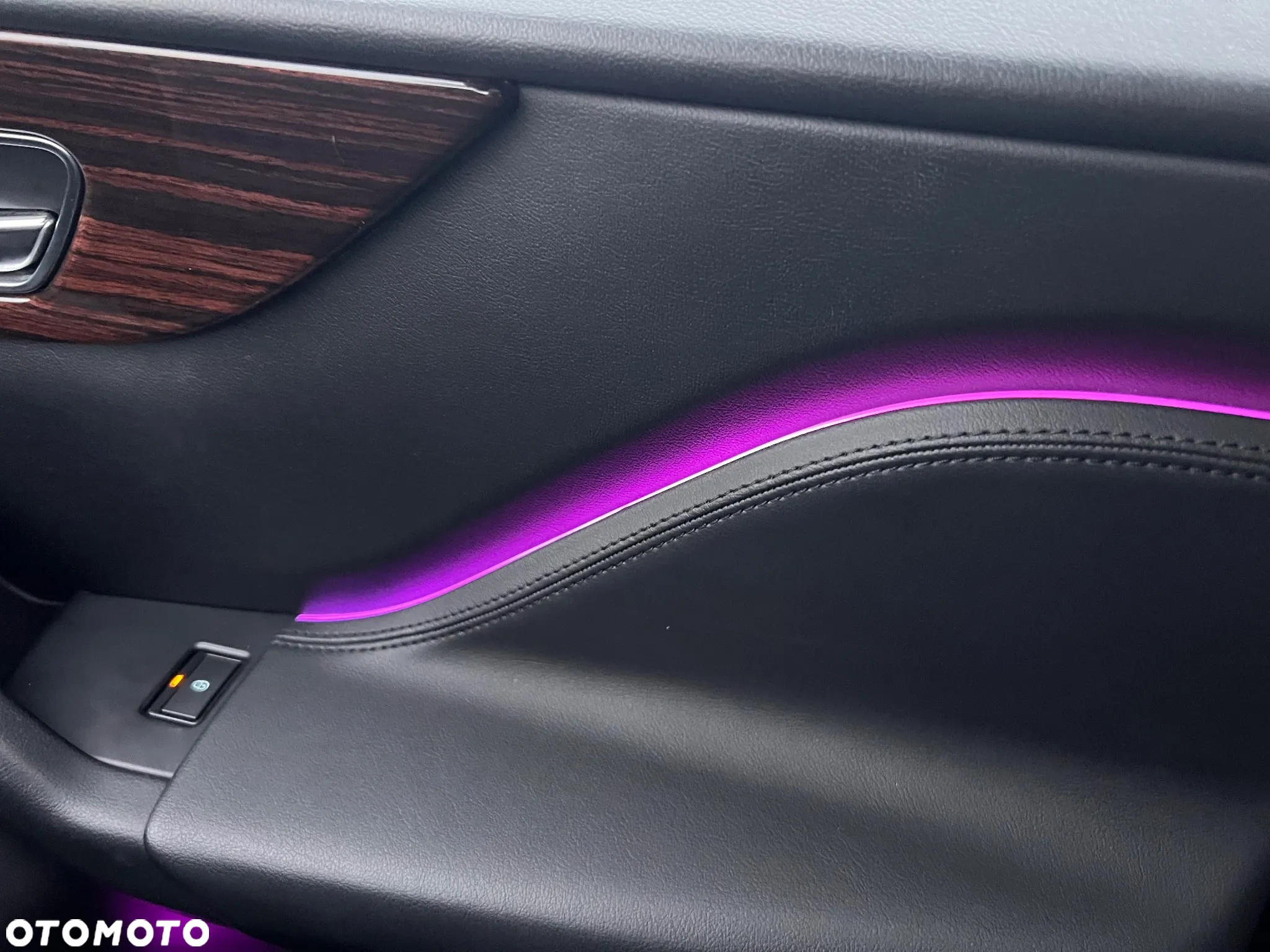 Jaguar F-Pace 25d AWD Portfolio - 7
