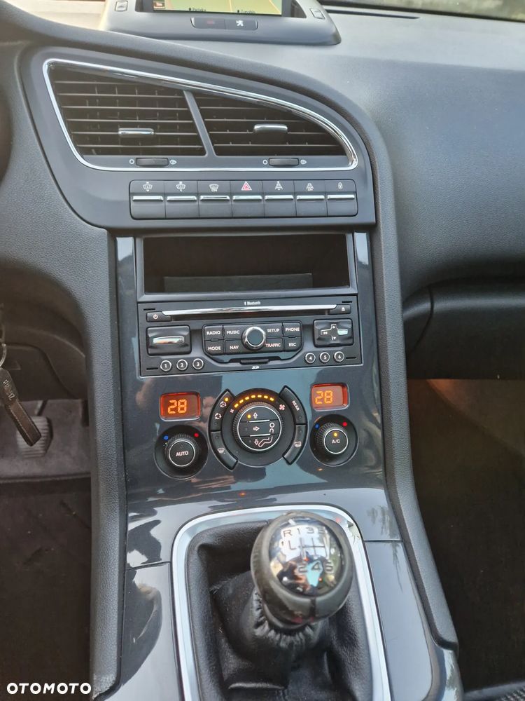 Peugeot 5008 1.6 THP Active - 15