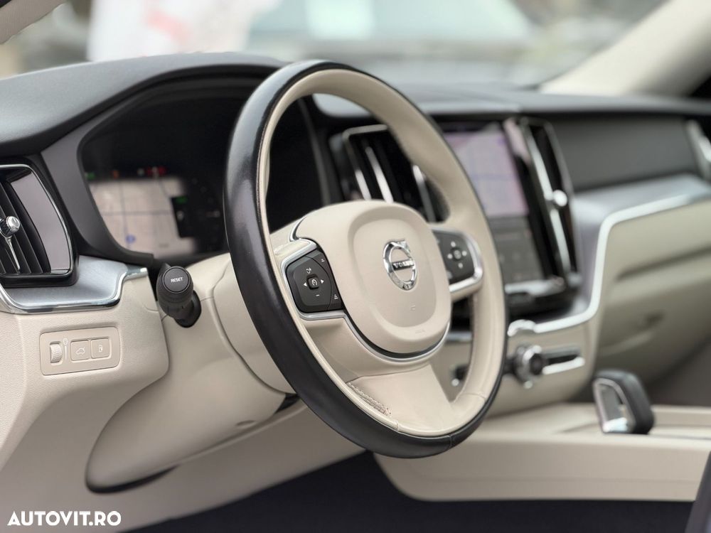 VOLVO XC60 2021 — imagine 7