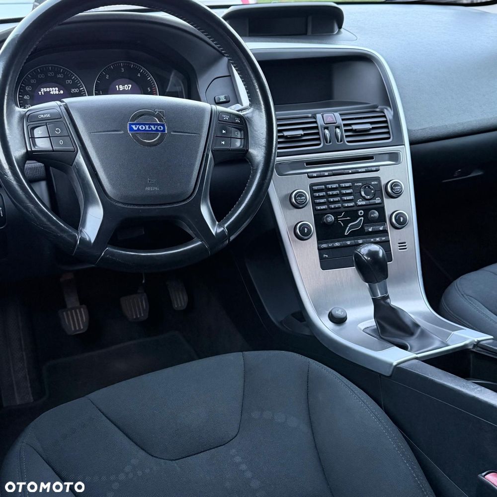 Volvo XC 60 2.4D - 9