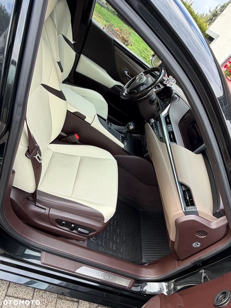 Lexus ES - 9