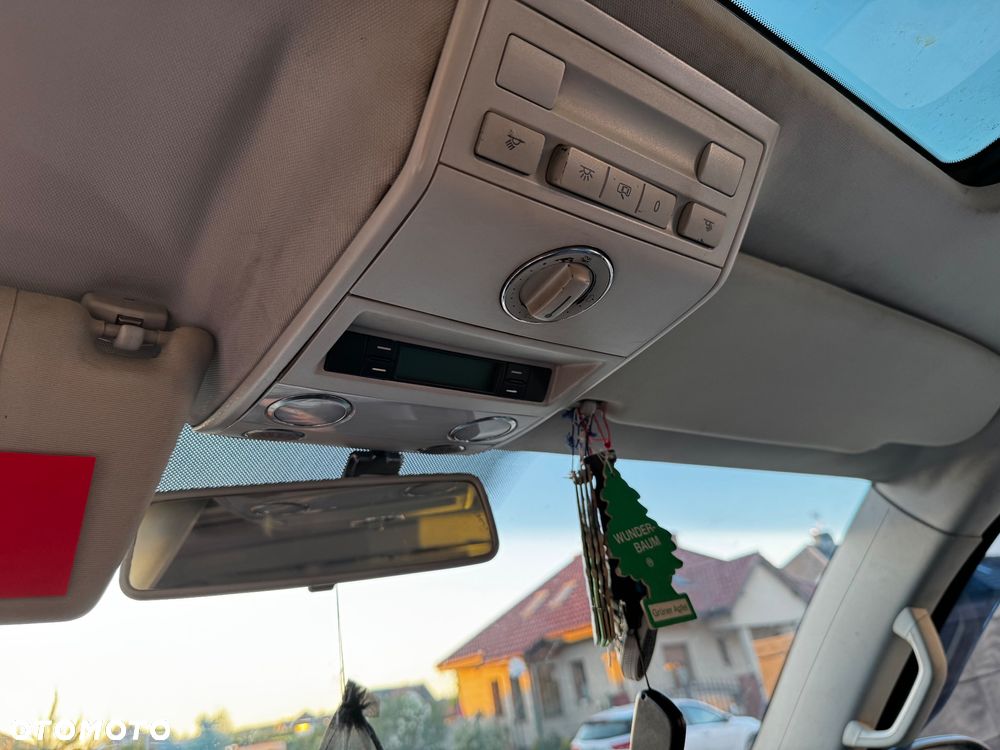 Volkswagen Multivan L1 Business - 11