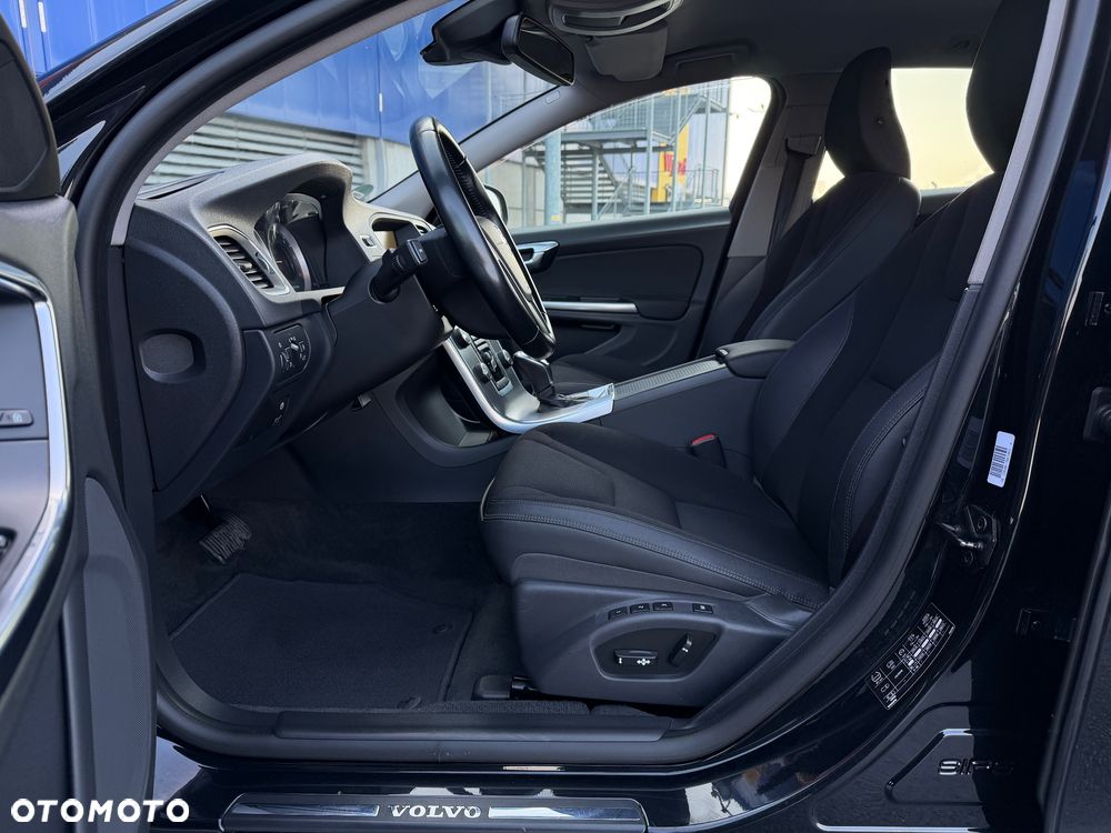 Volvo V60 D3 Summum - 11