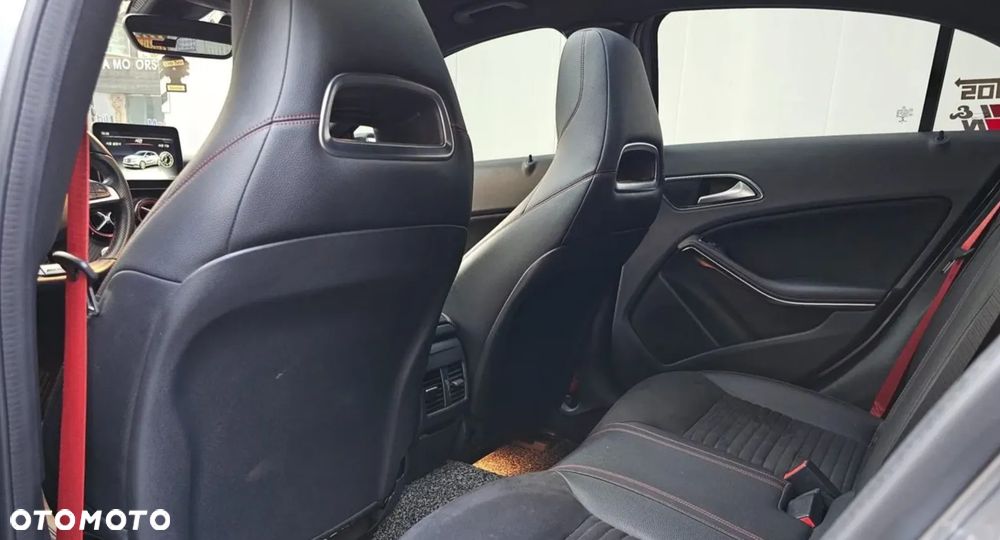 Mercedes-Benz Klasa A AMG 45 4-Matic - 14