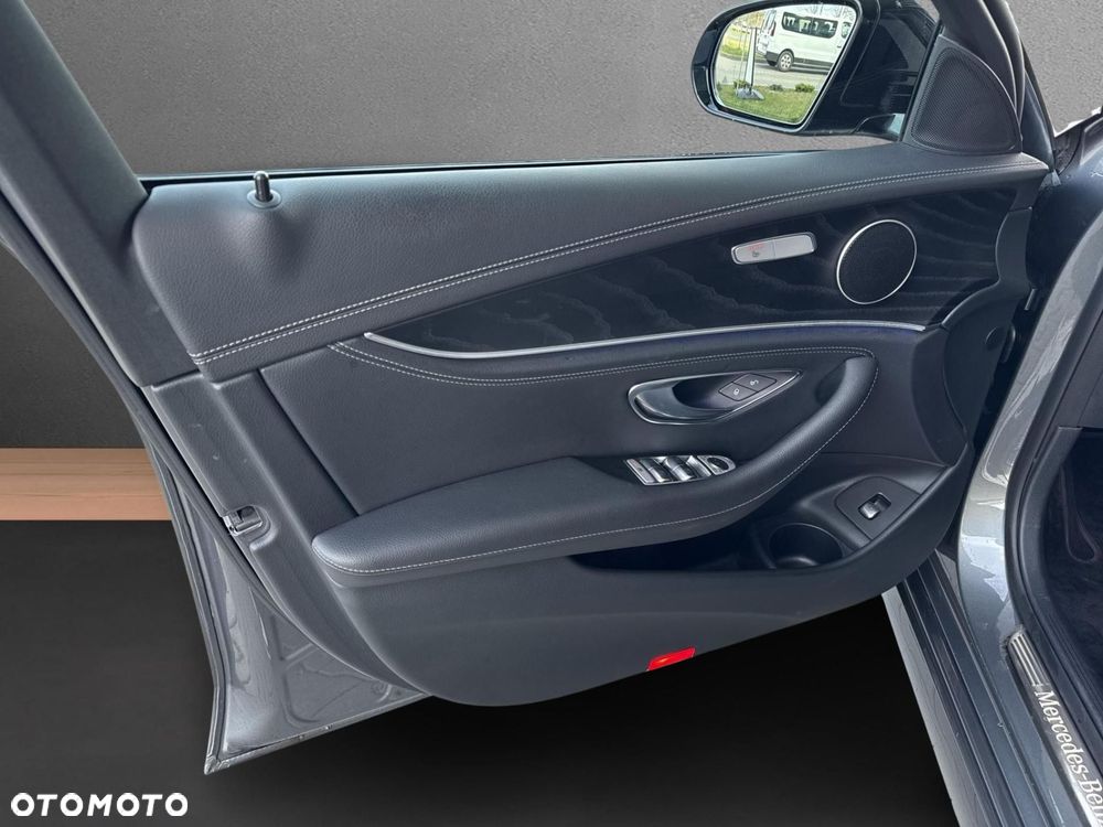 Mercedes-Benz Klasa E - 9