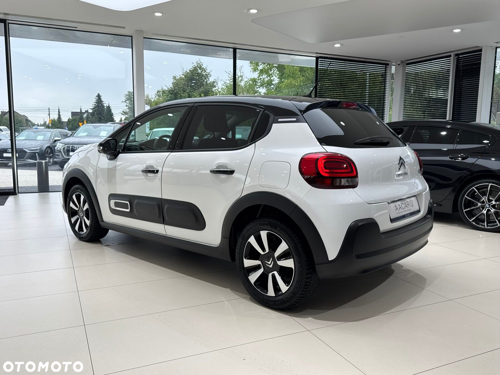 Citroën C3 1.2 PureTech Shine - 3